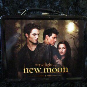 The Twilight Saga New Moon Collectible Metal Lunch Box with Unused Thermos